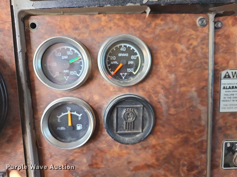 image for item OG9523 2005 Kenworth T800  dump truck