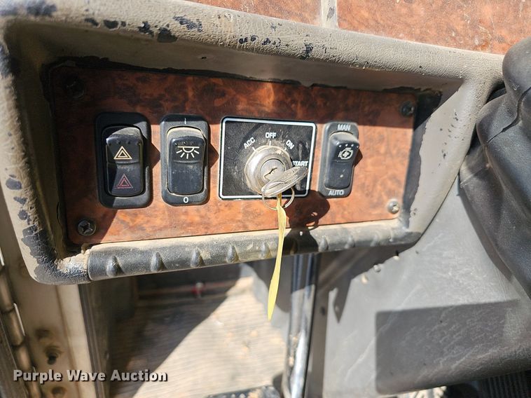 image for item OG9523 2005 Kenworth T800  dump truck