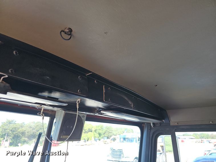 image for item OG9523 2005 Kenworth T800  dump truck