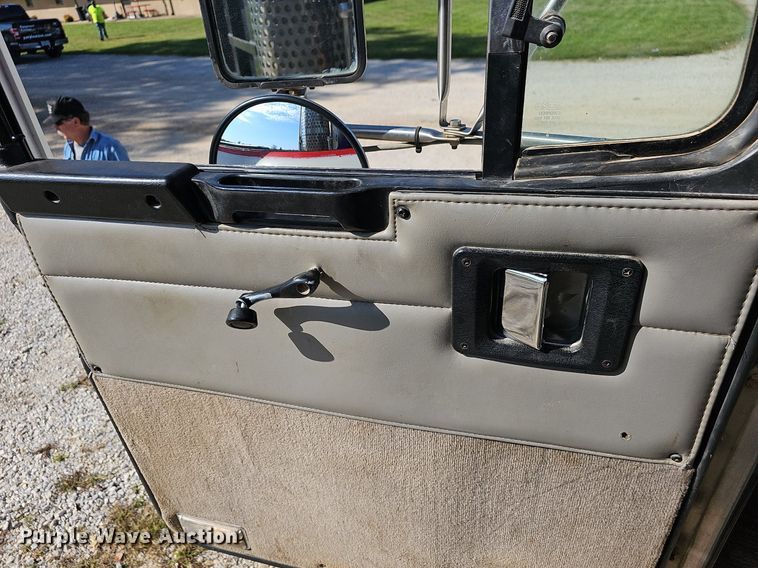 image for item OG9523 2005 Kenworth T800  dump truck