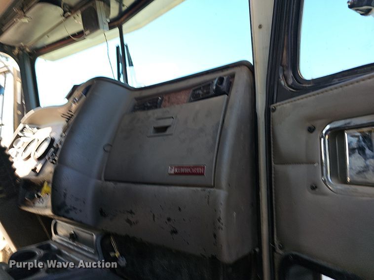 image for item OG9523 2005 Kenworth T800  dump truck