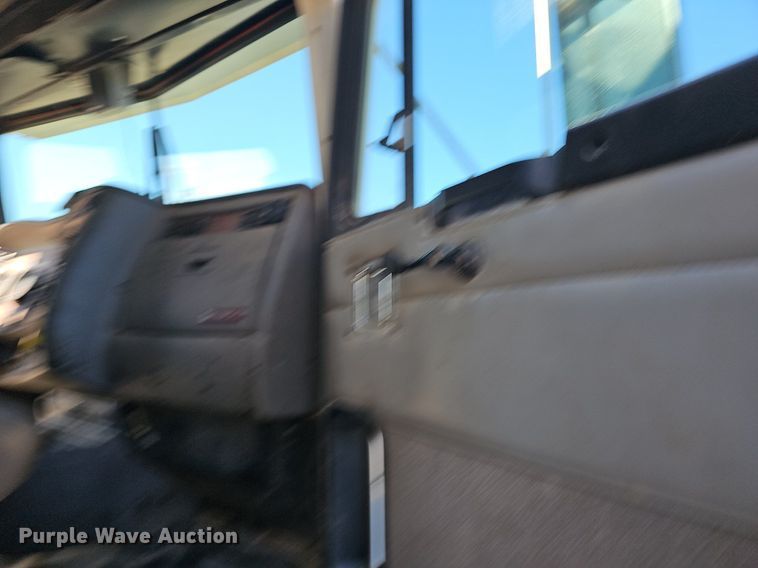 image for item OG9523 2005 Kenworth T800  dump truck