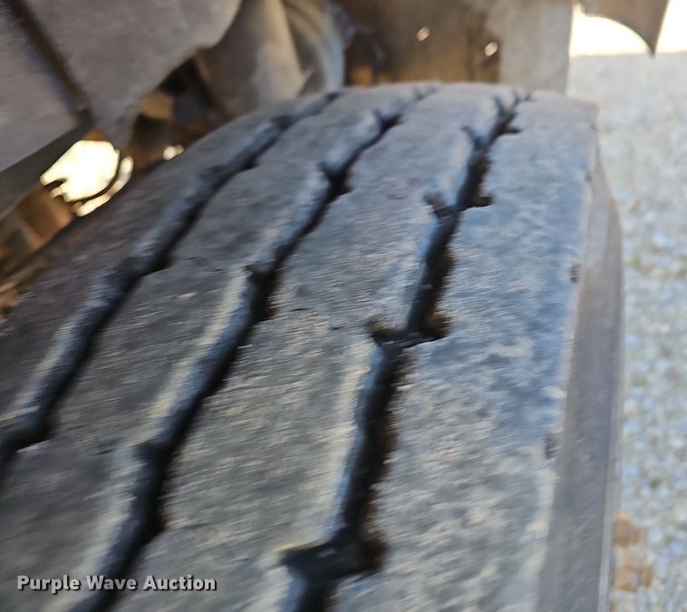 image for item OG9523 2005 Kenworth T800  dump truck