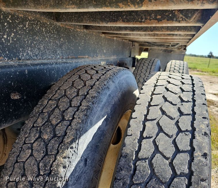 image for item OG9523 2005 Kenworth T800  dump truck