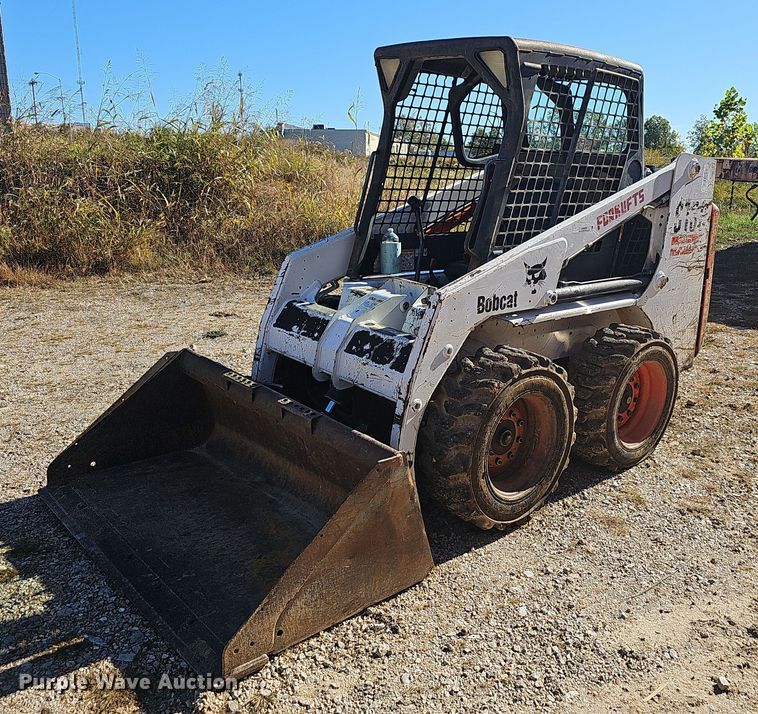 image for item OG9549 2004 Bobcat S130  skid steer loader