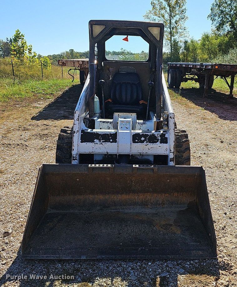 image for item OG9549 2004 Bobcat S130  skid steer loader