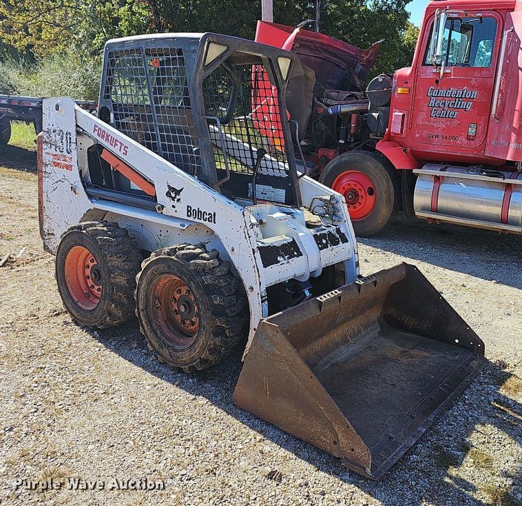 image for item OG9549 2004 Bobcat S130  skid steer loader