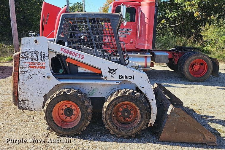 image for item OG9549 2004 Bobcat S130  skid steer loader