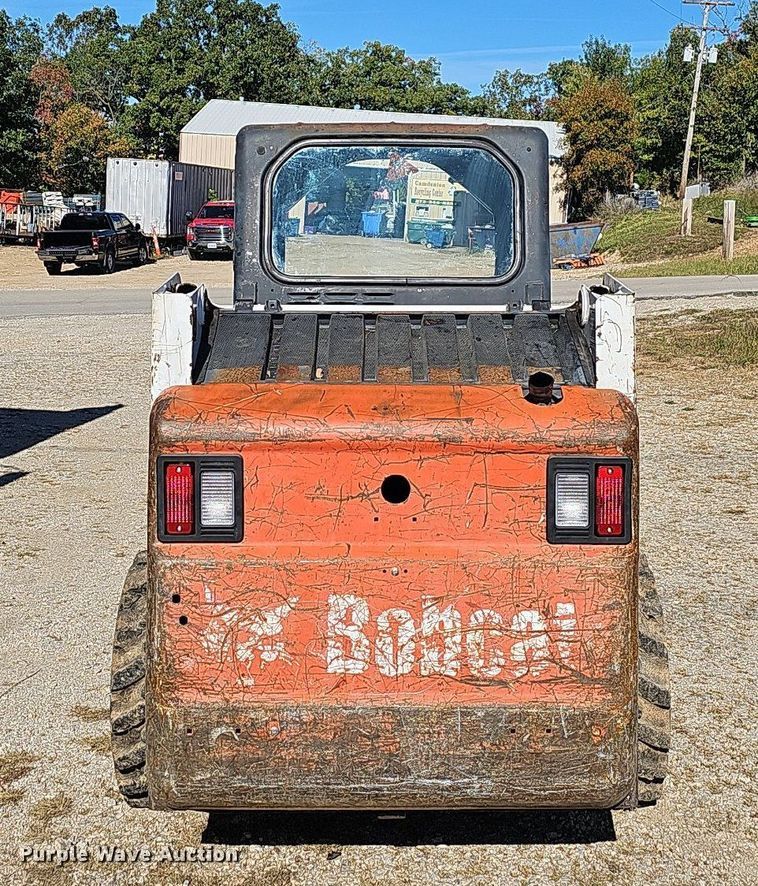 image for item OG9549 2004 Bobcat S130  skid steer loader