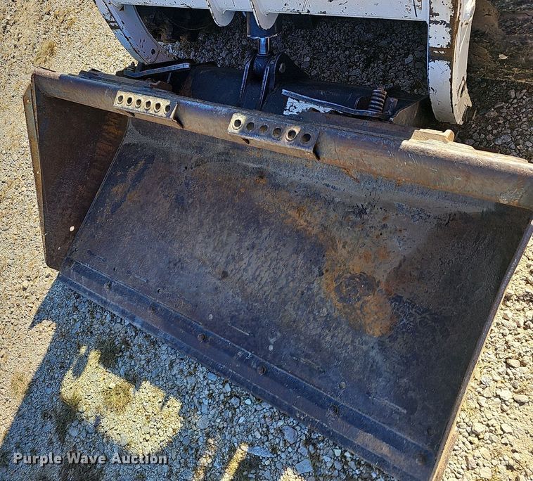 image for item OG9549 2004 Bobcat S130  skid steer loader