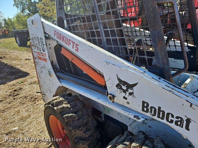 image for item OG9549 2004 Bobcat S130  skid steer loader