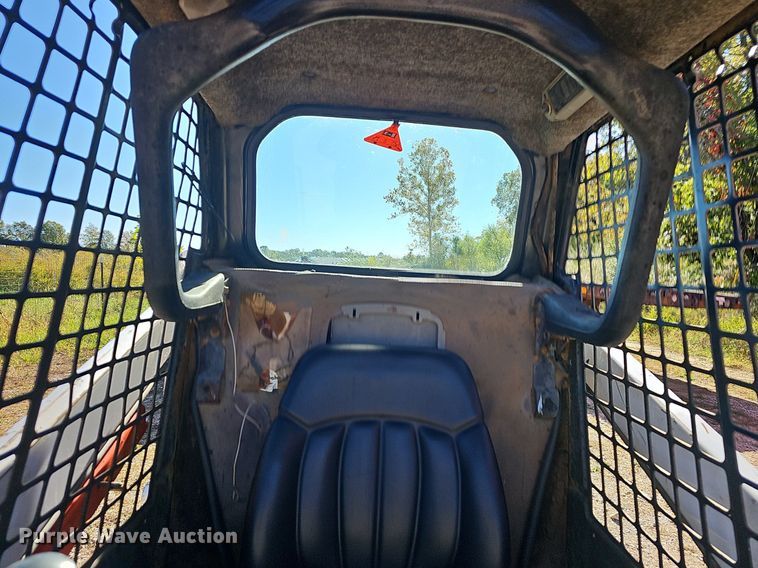 image for item OG9549 2004 Bobcat S130  skid steer loader