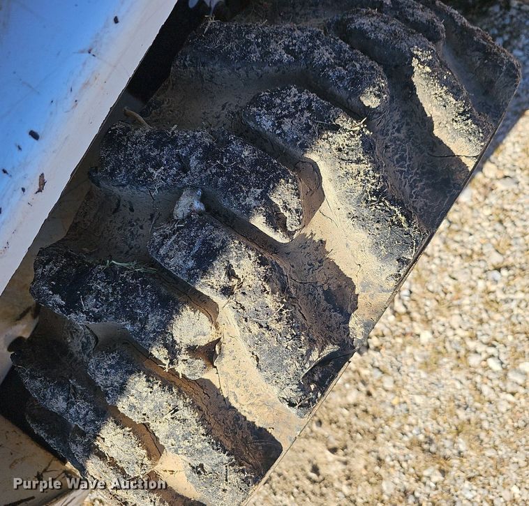 image for item OG9549 2004 Bobcat S130  skid steer loader