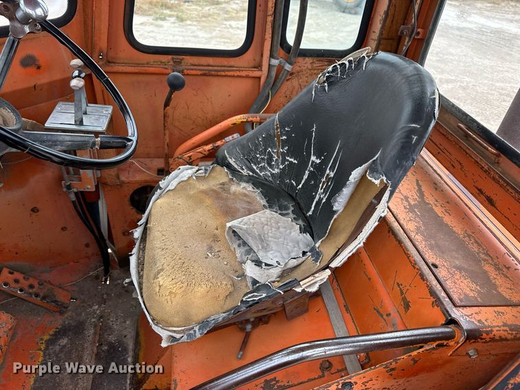 image for item OK9001 1974 Allis-Chalmers 840  wheel loader