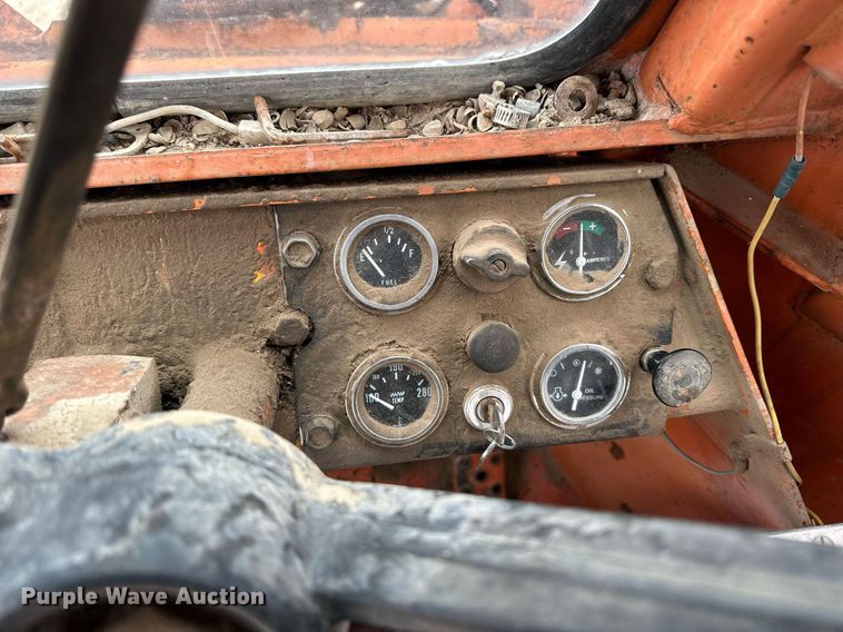 image for item OK9001 1974 Allis-Chalmers 840  wheel loader