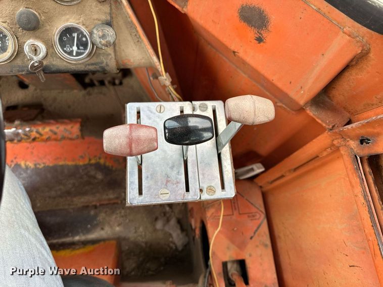 image for item OK9001 1974 Allis-Chalmers 840  wheel loader