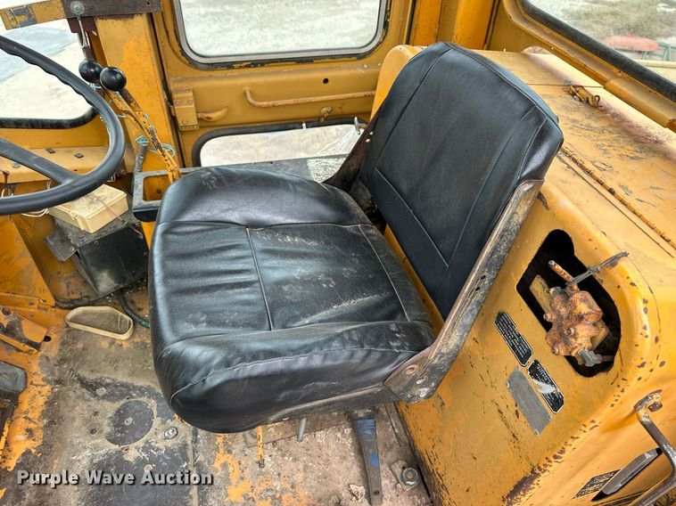 image for item OK9002 1977 Fiat-Allis 645B  wheel loader