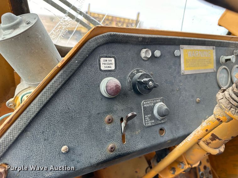 image for item OK9002 1977 Fiat-Allis 645B  wheel loader