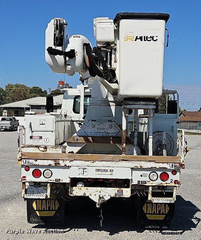 image for item OK9790 2006 International 4300  bucket truck