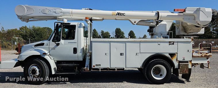 image for item OK9790 2006 International 4300  bucket truck
