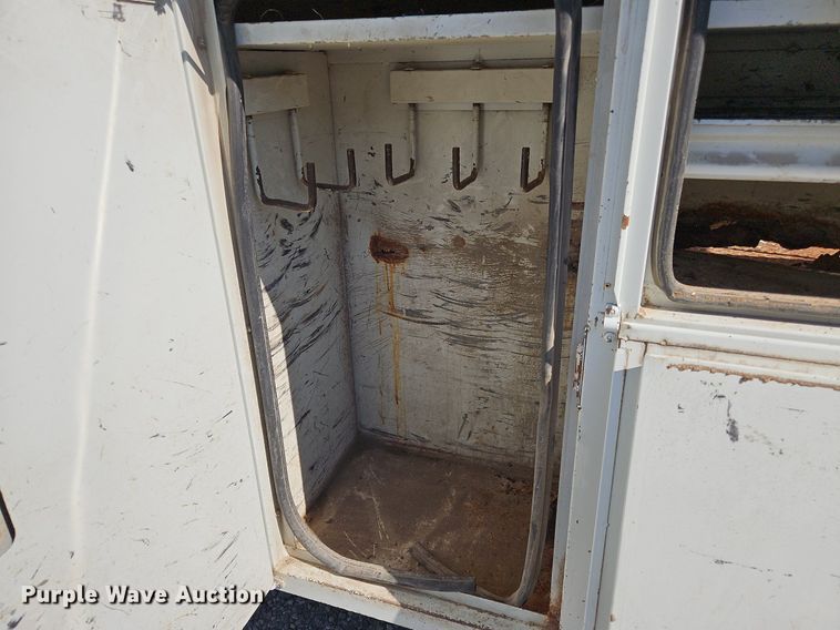 image for item OK9790 2006 International 4300  bucket truck