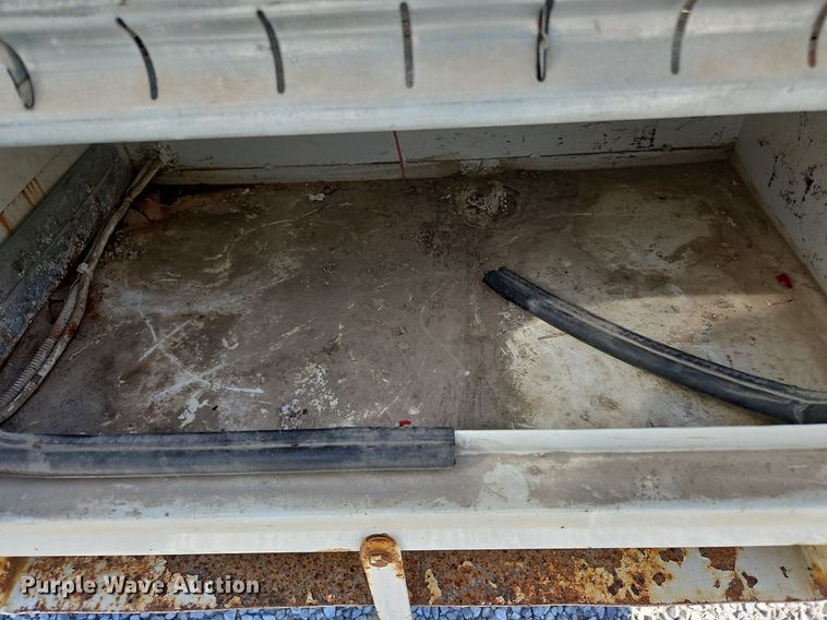 image for item OK9790 2006 International 4300  bucket truck