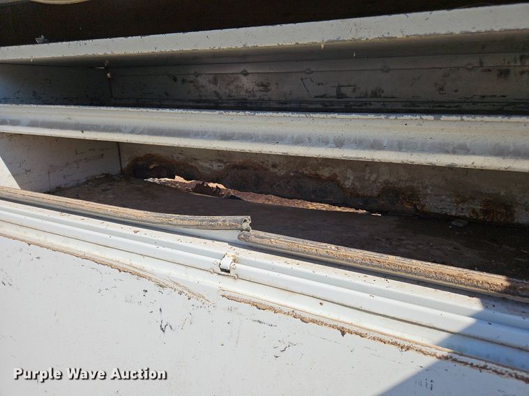 image for item OK9790 2006 International 4300  bucket truck