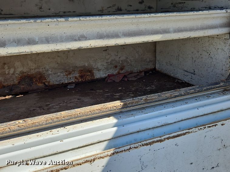 image for item OK9790 2006 International 4300  bucket truck