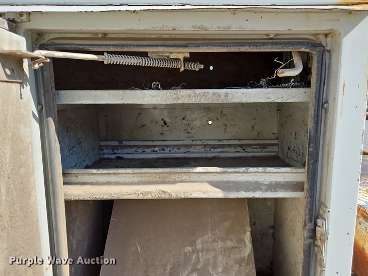 image for item OK9790 2006 International 4300  bucket truck