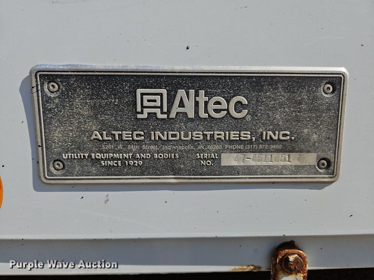 image for item OK9790 2006 International 4300  bucket truck