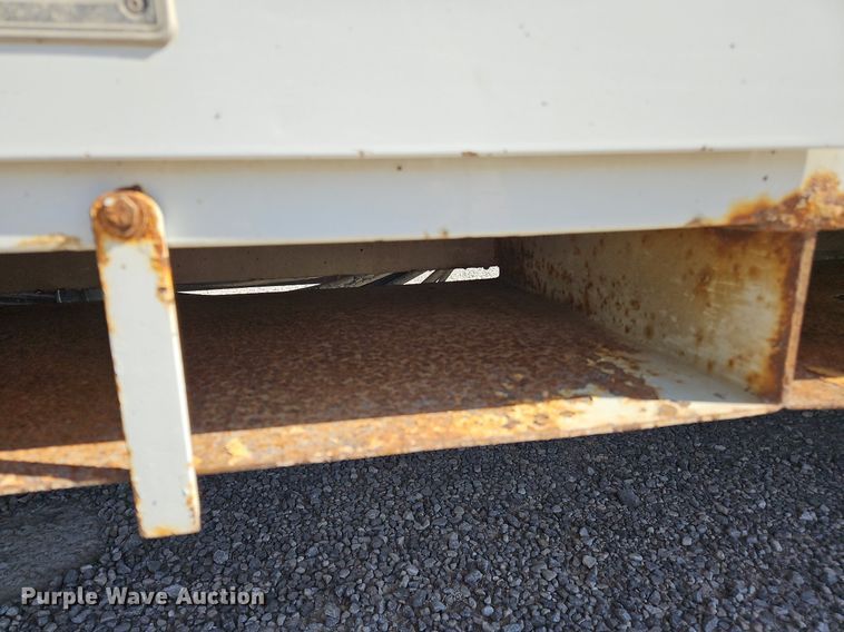 image for item OK9790 2006 International 4300  bucket truck