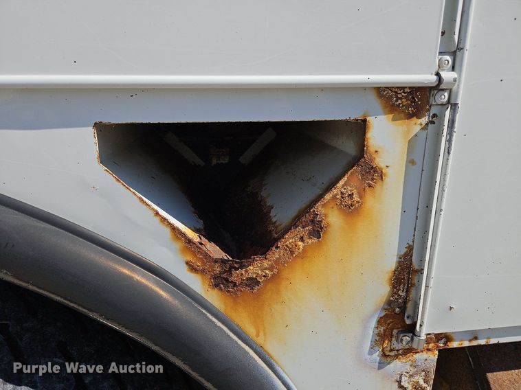 image for item OK9790 2006 International 4300  bucket truck