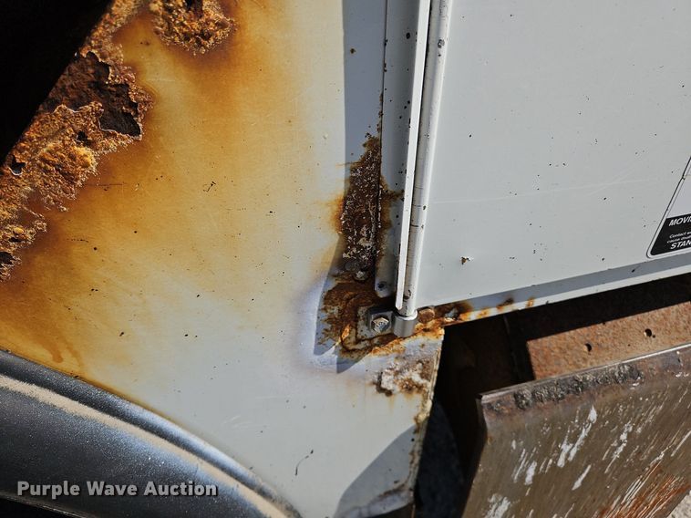 image for item OK9790 2006 International 4300  bucket truck