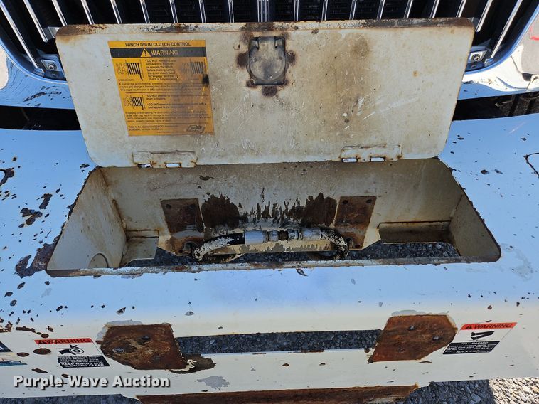 image for item OK9790 2006 International 4300  bucket truck