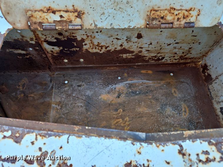 image for item OK9790 2006 International 4300  bucket truck