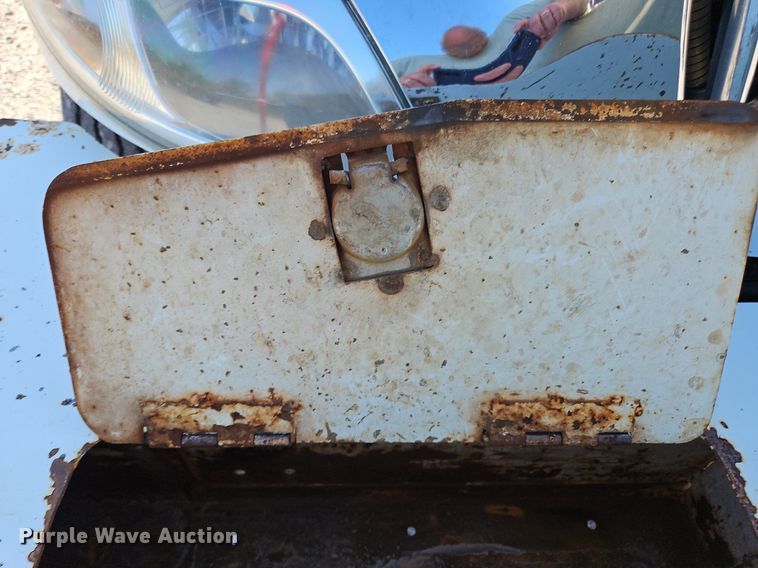 image for item OK9790 2006 International 4300  bucket truck