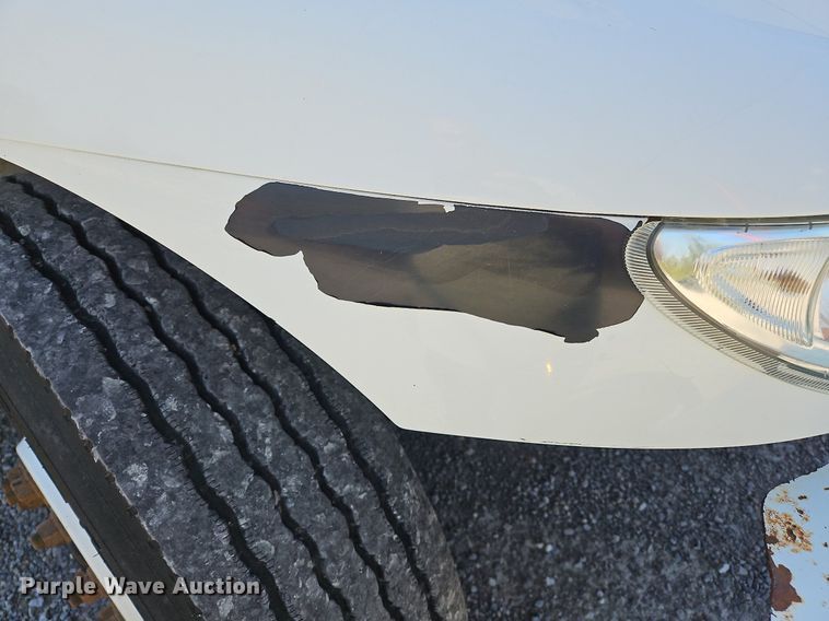 image for item OK9790 2006 International 4300  bucket truck