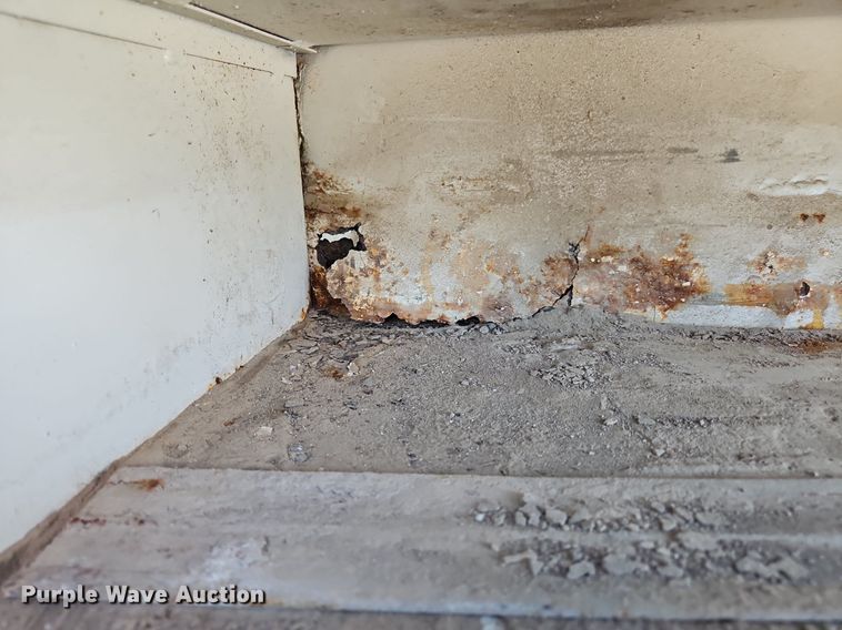 image for item OK9790 2006 International 4300  bucket truck