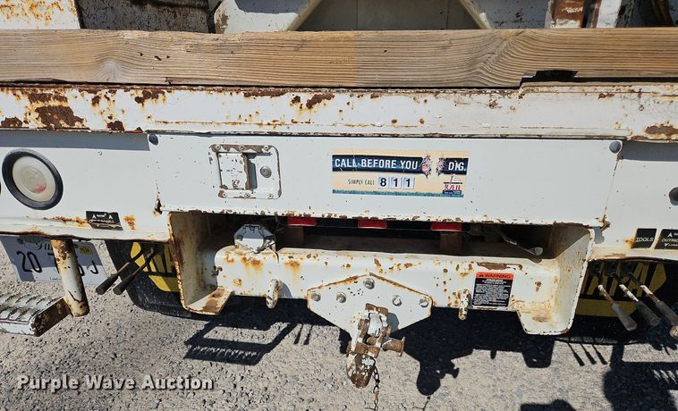 image for item OK9790 2006 International 4300  bucket truck