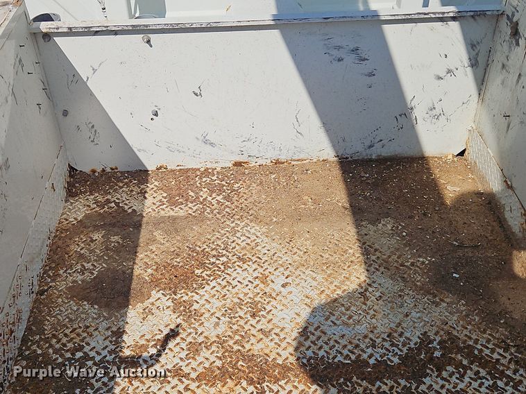 image for item OK9790 2006 International 4300  bucket truck