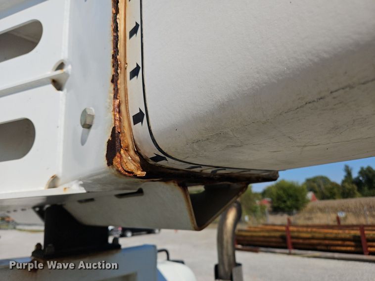 image for item OK9790 2006 International 4300  bucket truck