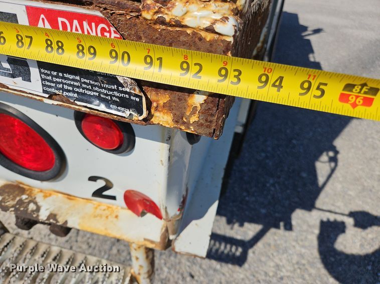 image for item OK9790 2006 International 4300  bucket truck