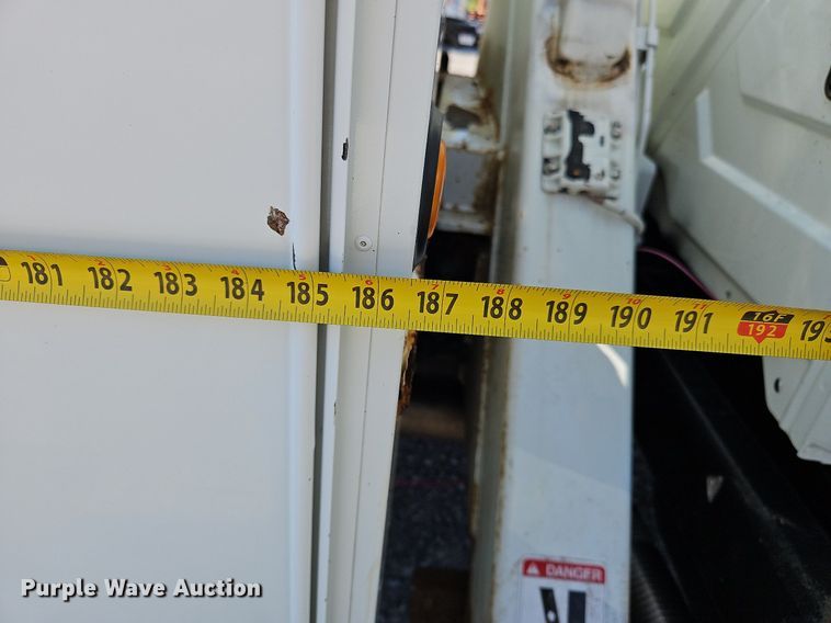 image for item OK9790 2006 International 4300  bucket truck