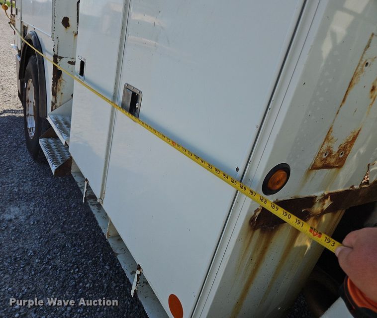 image for item OK9790 2006 International 4300  bucket truck