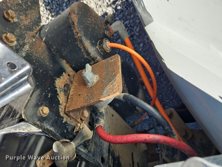 image for item OK9790 2006 International 4300  bucket truck