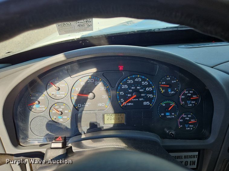 image for item OK9790 2006 International 4300  bucket truck