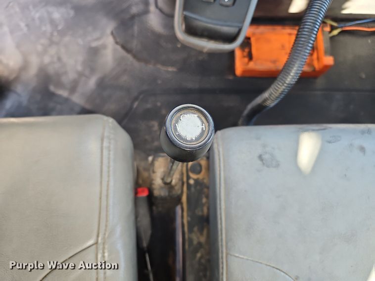 image for item OK9790 2006 International 4300  bucket truck