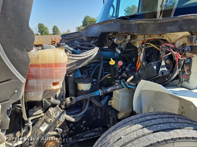 image for item OK9790 2006 International 4300  bucket truck