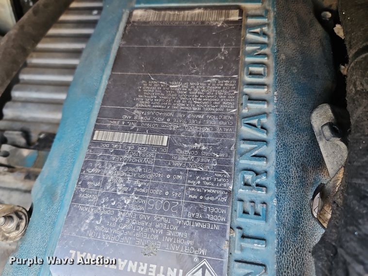 image for item OK9790 2006 International 4300  bucket truck