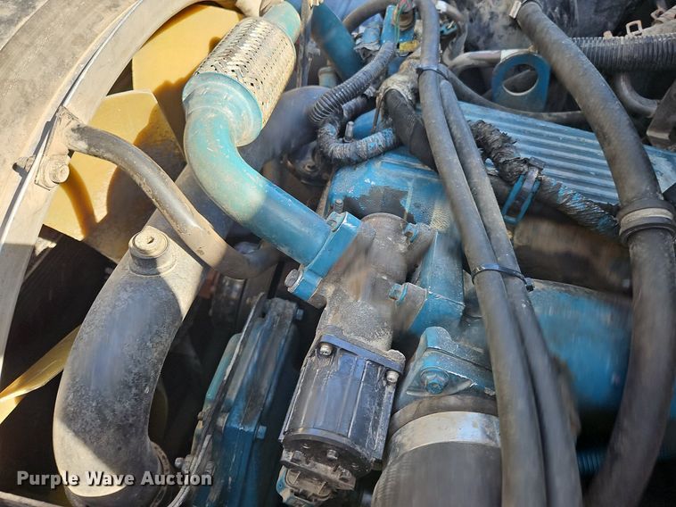 image for item OK9790 2006 International 4300  bucket truck